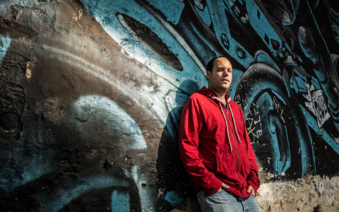 《中央星站》作者拉维·提德哈访谈